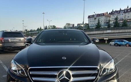 Mercedes-Benz E-Класс, 2018 год, 4 500 000 рублей, 23 фотография