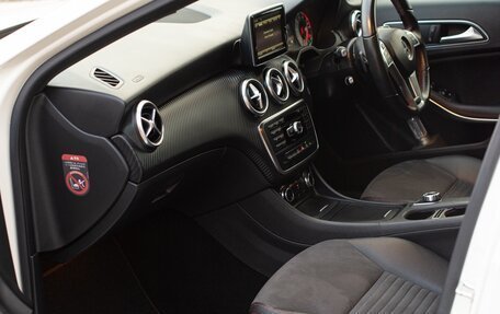 Mercedes-Benz A-Класс, 2015 год, 1 760 000 рублей, 29 фотография