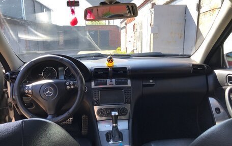 Mercedes-Benz C-Класс, 2004 год, 450 000 рублей, 8 фотография