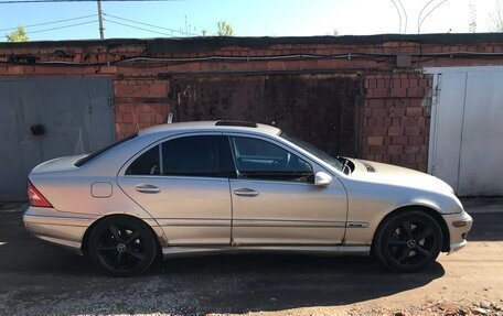 Mercedes-Benz C-Класс, 2004 год, 450 000 рублей, 24 фотография
