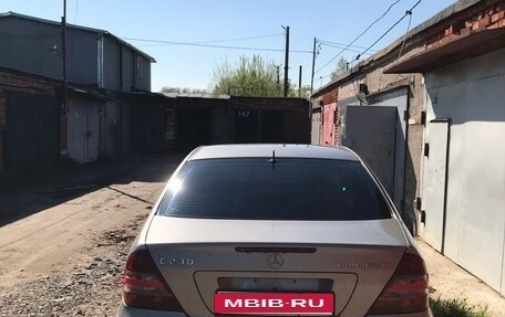 Mercedes-Benz C-Класс, 2004 год, 450 000 рублей, 10 фотография