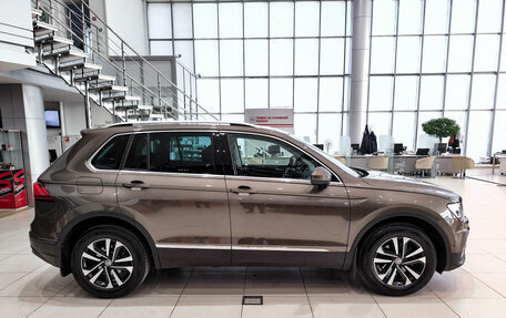 Volkswagen Tiguan II, 2019 год, 2 290 000 рублей, 5 фотография