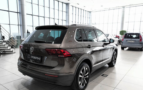 Volkswagen Tiguan II, 2019 год, 2 290 000 рублей, 6 фотография