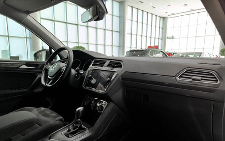 Volkswagen Tiguan II, 2019 год, 2 290 000 рублей, 13 фотография