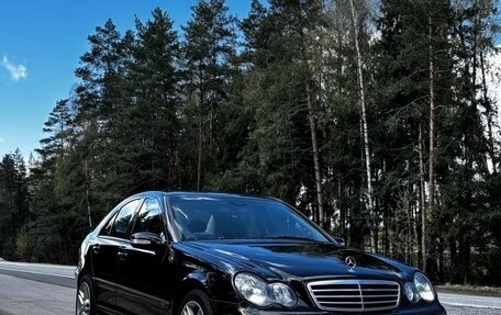 Mercedes-Benz C-Класс, 2005 год, 800 000 рублей, 1 фотография