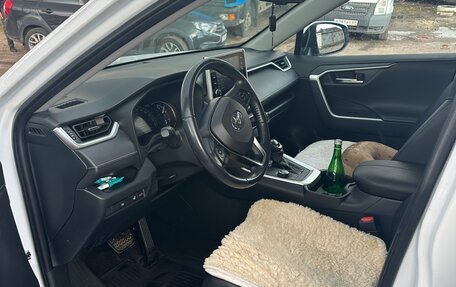 Toyota RAV4, 2021 год, 3 850 000 рублей, 5 фотография
