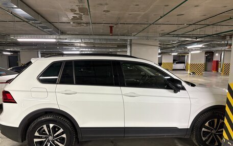 Volkswagen Tiguan II, 2020 год, 2 800 000 рублей, 3 фотография