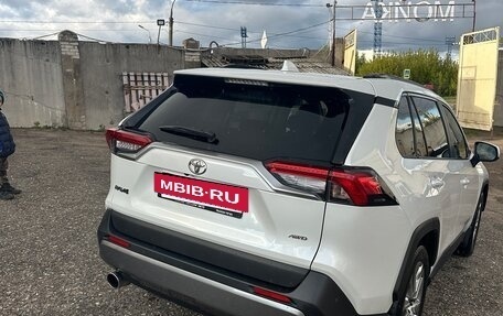 Toyota RAV4, 2021 год, 3 850 000 рублей, 3 фотография