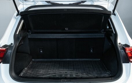 Volkswagen Tiguan II, 2020 год, 2 650 000 рублей, 16 фотография