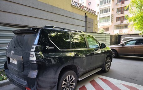Toyota Land Cruiser Prado 150 рестайлинг 2, 2021 год, 7 299 000 рублей, 6 фотография