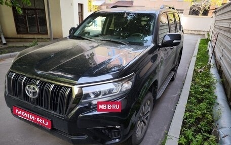 Toyota Land Cruiser Prado 150 рестайлинг 2, 2021 год, 7 299 000 рублей, 4 фотография