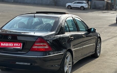 Mercedes-Benz C-Класс, 2005 год, 800 000 рублей, 3 фотография