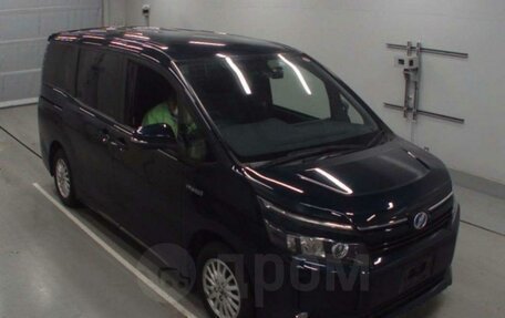 Toyota Voxy III, 2016 год, 1 890 000 рублей, 10 фотография