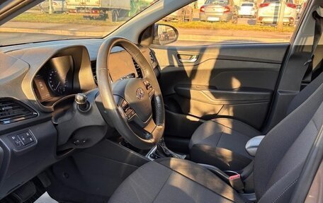 Hyundai Solaris II рестайлинг, 2022 год, 1 750 000 рублей, 5 фотография