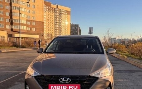 Hyundai Solaris II рестайлинг, 2022 год, 1 750 000 рублей, 2 фотография