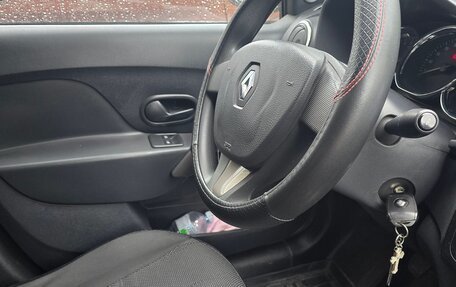 Renault Logan II, 2016 год, 700 000 рублей, 2 фотография