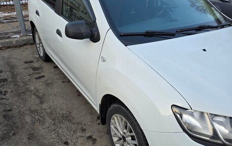Renault Logan II, 2016 год, 700 000 рублей, 11 фотография