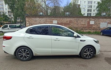 KIA Rio III рестайлинг, 2016 год, 1 000 000 рублей, 3 фотография