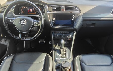 Volkswagen Tiguan II, 2018 год, 2 336 000 рублей, 5 фотография
