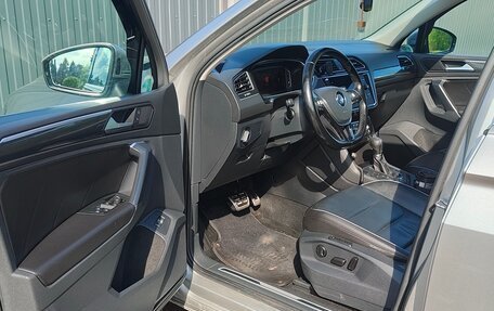 Volkswagen Tiguan II, 2018 год, 2 336 000 рублей, 13 фотография