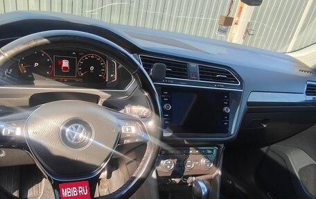 Volkswagen Tiguan II, 2018 год, 2 336 000 рублей, 20 фотография