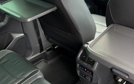 Volkswagen Tiguan II, 2018 год, 2 470 000 рублей, 23 фотография