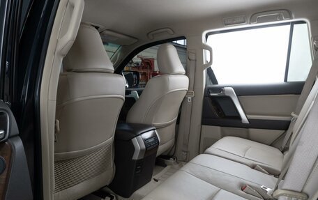 Toyota Land Cruiser Prado 150 рестайлинг 2, 2010 год, 3 349 000 рублей, 11 фотография