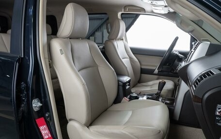 Toyota Land Cruiser Prado 150 рестайлинг 2, 2010 год, 3 349 000 рублей, 8 фотография