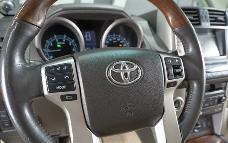 Toyota Land Cruiser Prado 150 рестайлинг 2, 2010 год, 3 349 000 рублей, 14 фотография