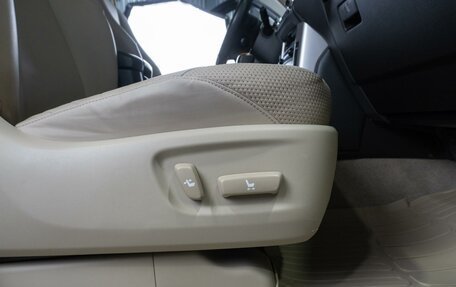 Toyota Land Cruiser Prado 150 рестайлинг 2, 2010 год, 3 349 000 рублей, 18 фотография