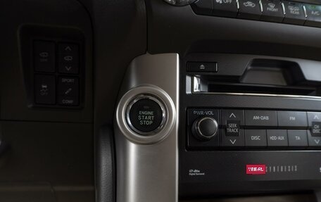 Toyota Land Cruiser Prado 150 рестайлинг 2, 2010 год, 3 349 000 рублей, 23 фотография
