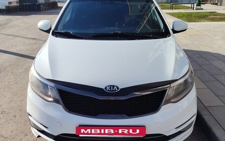 KIA Rio III рестайлинг, 2015 год, 650 000 рублей, 2 фотография