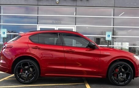 Alfa Romeo Stelvio, 2022 год, 3 250 000 рублей, 8 фотография