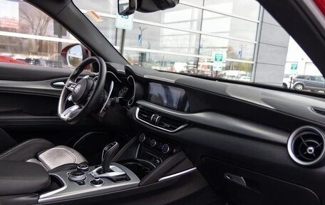 Alfa Romeo Stelvio, 2022 год, 3 250 000 рублей, 17 фотография