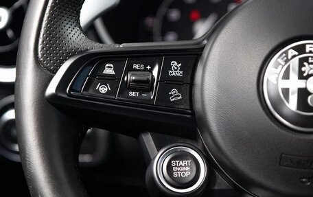 Alfa Romeo Stelvio, 2022 год, 3 250 000 рублей, 21 фотография