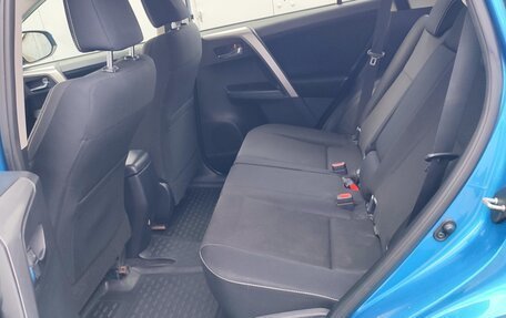 Toyota RAV4, 2015 год, 1 860 000 рублей, 24 фотография