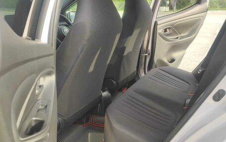 Toyota Yaris, 2020 год, 1 390 000 рублей, 10 фотография