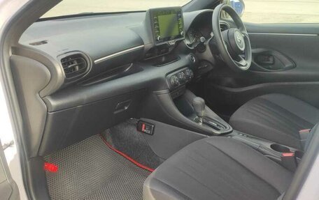Toyota Yaris, 2020 год, 1 390 000 рублей, 12 фотография