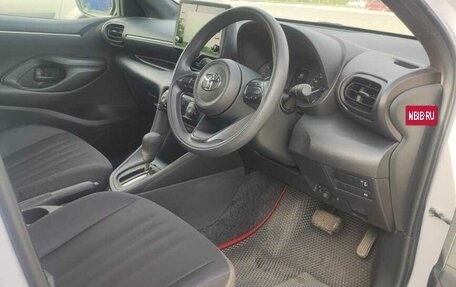 Toyota Yaris, 2020 год, 1 390 000 рублей, 2 фотография