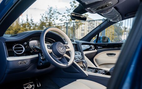 Bentley Bentayga I, 2024 год, 40 000 000 рублей, 9 фотография