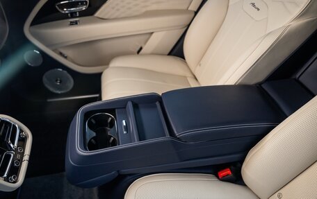 Bentley Bentayga I, 2024 год, 40 000 000 рублей, 20 фотография