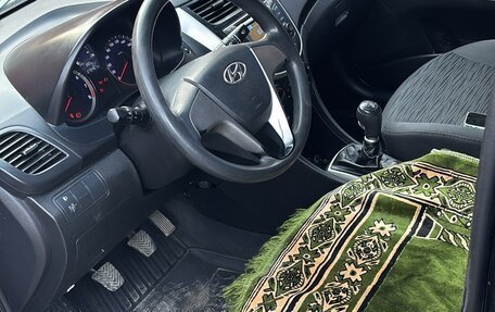 Hyundai Solaris II рестайлинг, 2016 год, 620 000 рублей, 16 фотография