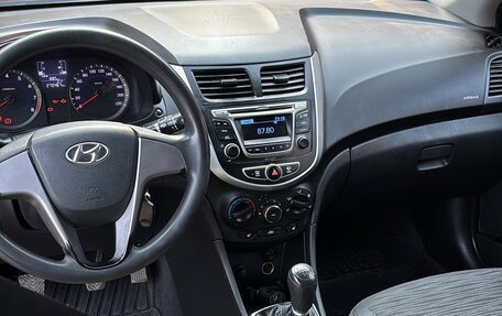 Hyundai Solaris II рестайлинг, 2016 год, 620 000 рублей, 18 фотография