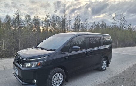 Toyota Voxy III, 2014 год, 2 300 000 рублей, 25 фотография