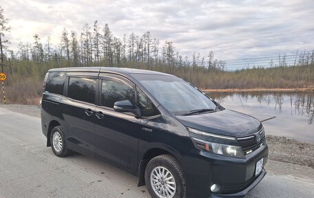 Toyota Voxy III, 2014 год, 2 300 000 рублей, 36 фотография