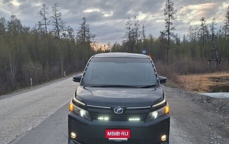 Toyota Voxy III, 2014 год, 2 300 000 рублей, 32 фотография