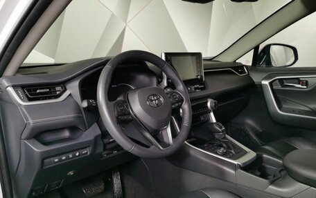 Toyota RAV4, 2021 год, 3 995 000 рублей, 15 фотография
