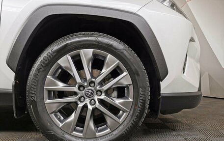 Toyota RAV4, 2021 год, 3 995 000 рублей, 18 фотография