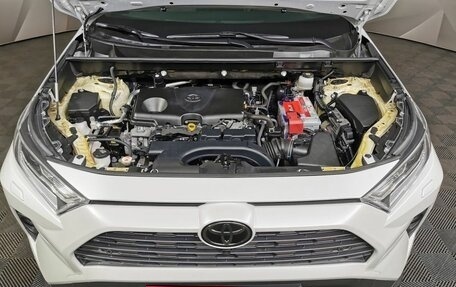 Toyota RAV4, 2021 год, 3 995 000 рублей, 20 фотография