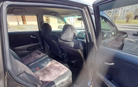 Honda Stream II, 2008 год, 1 050 000 рублей, 9 фотография